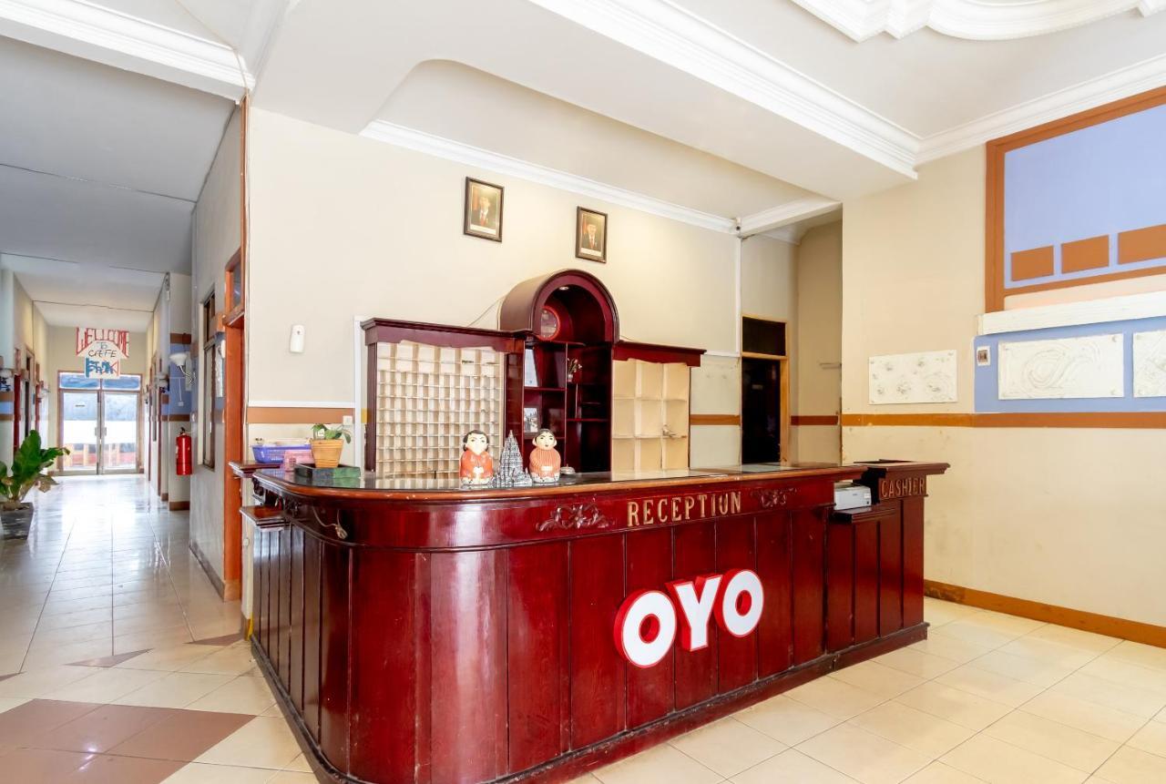 מדאן Oyo 1364 Pondok Wisata Istana XI מראה חיצוני תמונה
