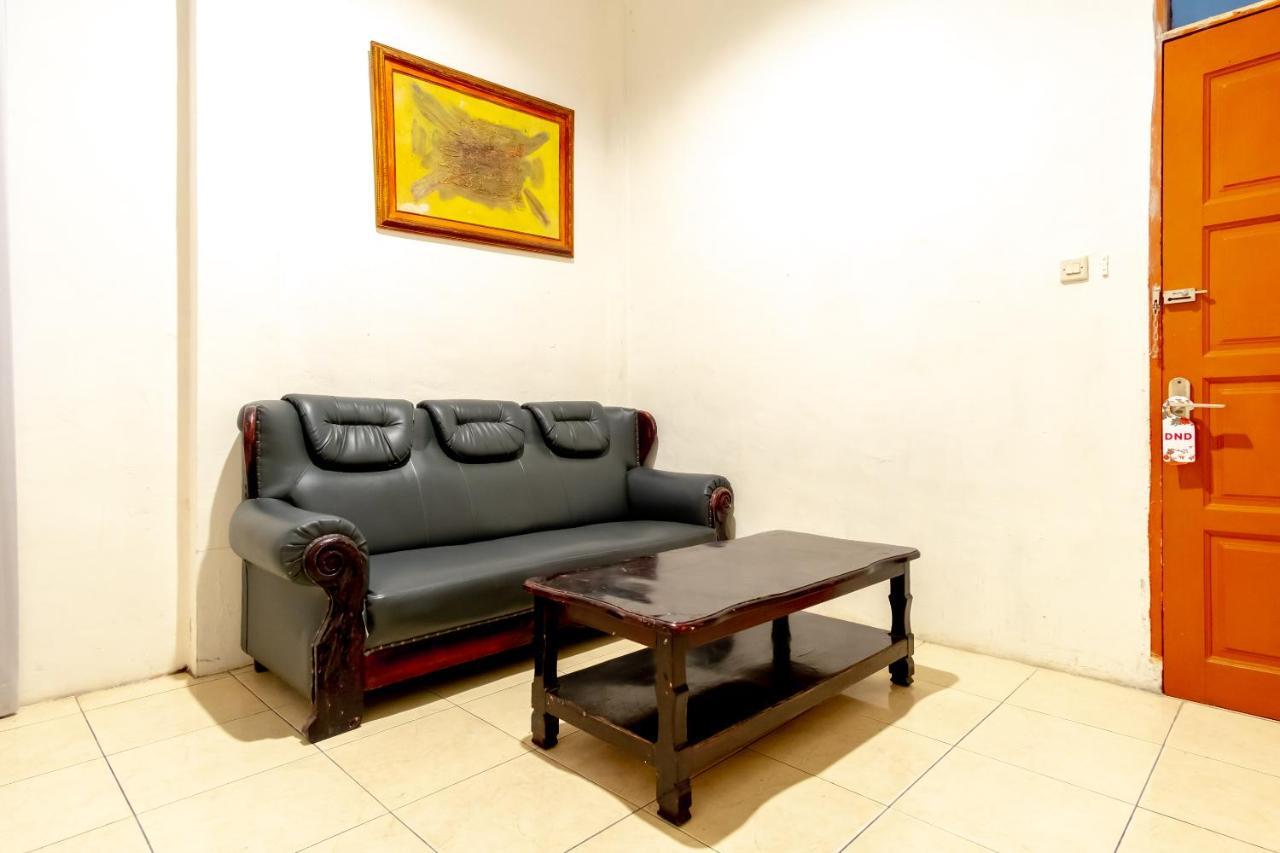מדאן Oyo 1364 Pondok Wisata Istana XI מראה חיצוני תמונה
